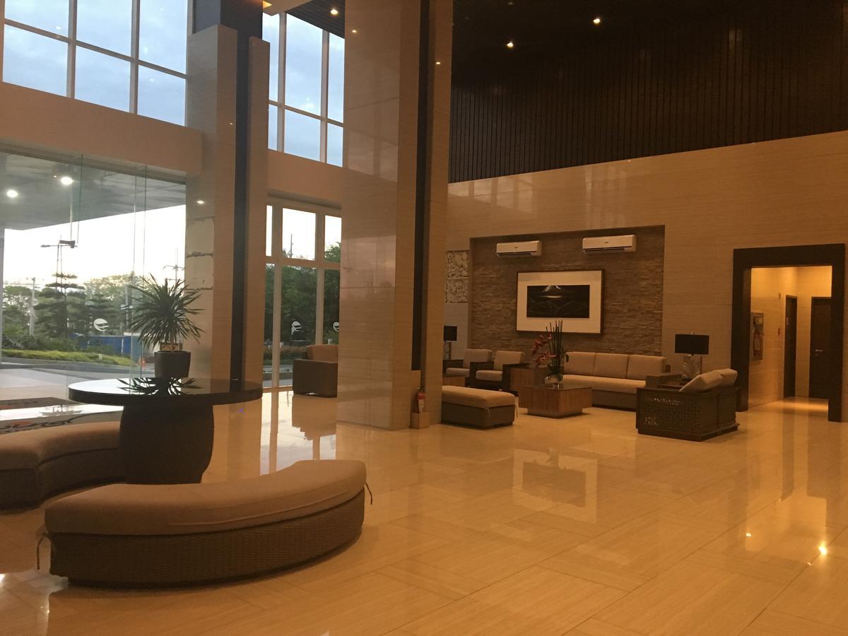 Апартаменти Breezy Wind 19Twentysix Tagaytay City Екстер'єр фото