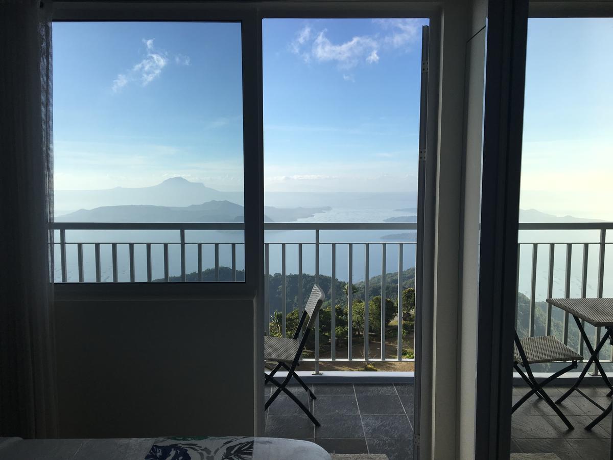 Апартаменти Breezy Wind 19Twentysix Tagaytay City Екстер'єр фото