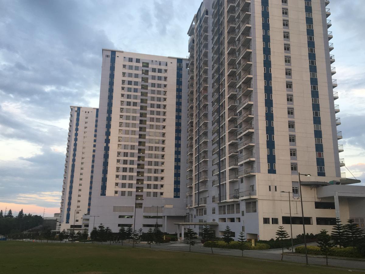Апартаменти Breezy Wind 19Twentysix Tagaytay City Екстер'єр фото