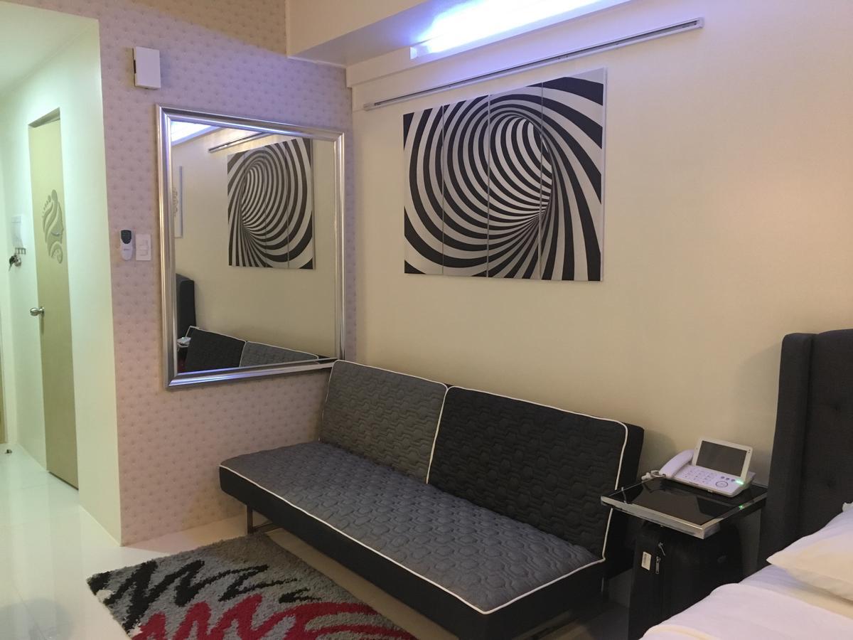 Апартаменти Breezy Wind 19Twentysix Tagaytay City Екстер'єр фото